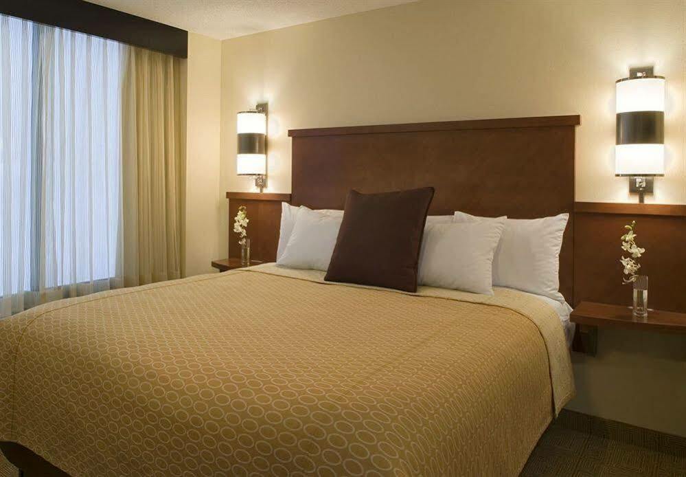 Comfort Suites Milwaukee West Bagian luar foto